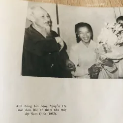 MỘT SỐ HÌNH ẢNH BÁC HỒ VỚI PHỤ NỮ  1019126