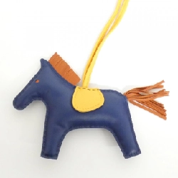 Túi charm Rodeo MM 064930CA của Hermès 624611