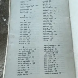 REVISED EDITION - ESSENTIAL SERIES IDIOMS IN English 993719