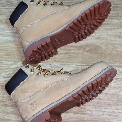 Timberland size 40. Giá 1.500.000 vnđ. Mới 100%. LH: 034510113 tám 19567