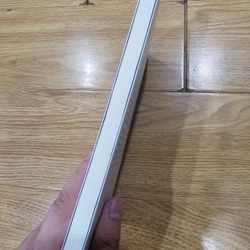 Lũ trẻ đường ray
54k (bìa 90k) 476589