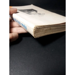 Người đàn bà quí phái mới 80% bẩn bìa, ố, tróc gáy 1999 HCM1001 Vĩnh Hồ VĂN HỌC 918463