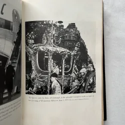 The Monarchy: An Oral Biography of Elizabeth II - Deborah H. Strober, Gerald Strober  795396