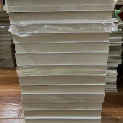 Sidney Sheldon có 15 cuốn  1003091