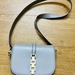 Túi Lyn sz M auth Stay crossbody bag