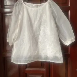 A 70 Áo trắng lớp voan lớp ren size M