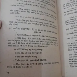 Giáo trình QUAN HỆ KINH TẾ QUỐC TẾ. Trường KT Đối ngoại HCM in năm 1989 790160