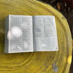 COLLINS COBUILD ENGLISH DICTIONARY HELPING LEARNERS WITH REAL ENGLISH  576397