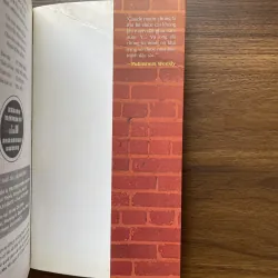 Mặt trời nhà Scozta - Laurent Gaudé 972714