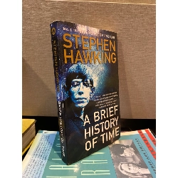 A BRIEF HISTORY OF TIME : From The Big Bang To Black Holes - Stephen Hawking