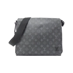 Túi đeo vai Louis Vuitton Monogram Eclipse District MM M44001