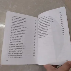 Sách: 54 vị hoàng đế Việt Nam Tác giả: Đặng Việt Thuỷ - Đặng Thành Trung 707597