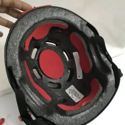 nón bảo hiểm có hình con nhiện 933490