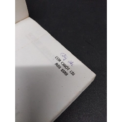 Con chuột cái màu xanh Robert Sebatier mới 80% bẩn bìa, ố nhẹ, có chữ ở trang đầu, có dấu mộc, tróc gáy nhẹ 2005 HCM.ASB3010 918128