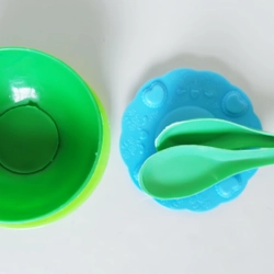 Lô chén, dĩa, muỗng nhựa mini trong bộ chơi đồ hàng xưa phiên bản tuổi thơ 9x 454832