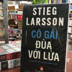 STIEG LARSSON- Cô gái có hình xăm rồng - Cô gái đùa với lửa - Cô gái chọc tổ ong bầu 367286