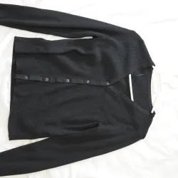 Uniqlo  áo thun gân cổ V -2025 mã 478870 - áo mới ra luôn 681004