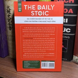 The Daily Stoic - 366 Chiêm Nghiệm Về Trí Tuệ Và Lòng Can Trường Cùng Nghệ Thuật Sống 185944