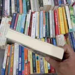 Thiên tài bên trái, kẻ điên bên phải  974440