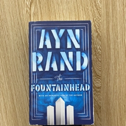 ‘’THE FOUNTAINHEAD’’ {ENGLISH “SUỐI NGUỒN” AYN RAND}*SÁCH NGOẠI VĂN*TẶNG QUÀ 0Đ FREESHIP