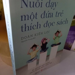 nuôi dạy một đứa trẻ thích đọc sách