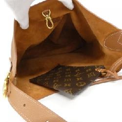 Túi xách vai Louis Vuitton Rowkey Hobo MM M24974 611839