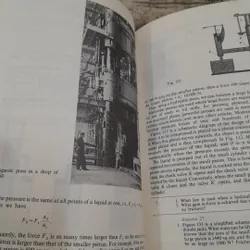 Sách vật lý Cơ bản tiếng Anh- Junior Physics. T giả A.V. Peryshkin... 730849