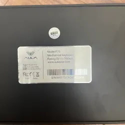 Bàn phím cơ AULA model F75 màu đen có phím màu vàng và cổng kết nối USB 721038