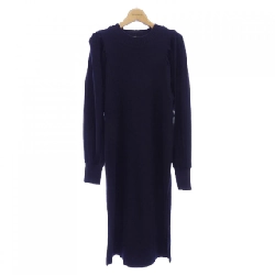 Không có tiêu đề UNTITLED Đầm