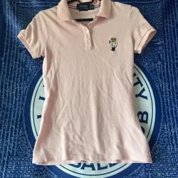 Áo polo thêu gấu