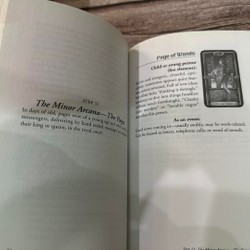 Sách ngoại văn tiếng Anh - Easy Tarot Handbook 95243