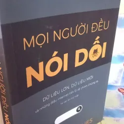 mọi người đều nói dối