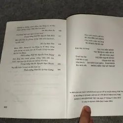 KIÊN ĐỊNH MỤC TIÊU VÀ CON ĐƯỜNG ĐI LÊN CHỦ NGHĨA XÃ HỘI Ở NƯỚC TA 701107