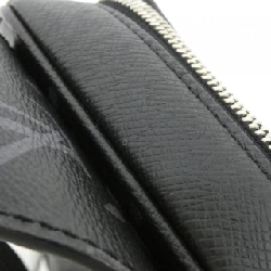 Túi đeo chéo ngoài trời Louis Vuitton Taiga Lama M30741 - Hàng hiệu Chính hãng 802799