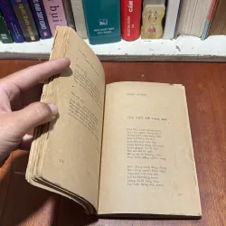 [Sách 7x] - II Thơ: Muôn Vàn Tình Thân Yêu - Nhiều Tác Giả - 1976 797105