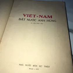 Việt Nam đất nước Anh Hùng  738096