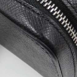 Ví Louis Vuitton Taiga Zippy XL M44275 622368