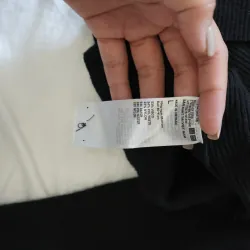 Uniqlo  áo thun gân cổ V -2025 mã 478870 - áo mới ra luôn 681004