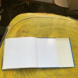 INTERNATIONAL MIXED DRINKS WITH OVER 300 OF THE WORLD’S BEST COCKTAIL MIXERS  778973