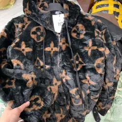 ÁO KHOÁC LÔNG LV NỮ SIZE S.M vừa