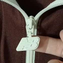 Áo khoác thể thao New Balance màu nâu size L 719706