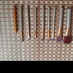 Cọ makeup 9 cây Naked3 + Có hộp đựng thiếc