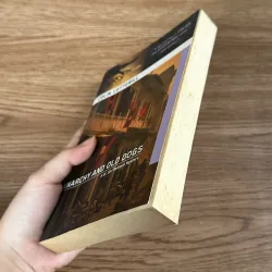 Anarchy and Old Dogs - Colin Cotterill 783030