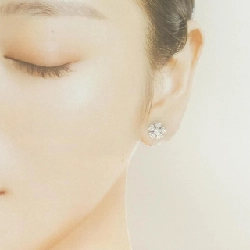 K18WG Bông tai hoa kim cương - Hàng hiệu Authentic 868739