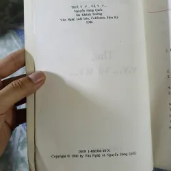 Thơ, v.v... và v.v... - Nguyễn Hưng Quốc 751464