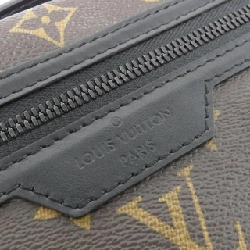 Túi đeo chéo phẳng logo Monogram Louis Vuitton M44641 609122
