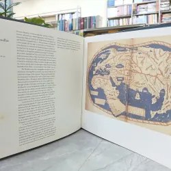 MAPPING THE SILK ROAD AND BEYOND 558154