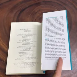 II Nghĩ Như Một Chú Chó _ Loài Chó Dạy Ta Sống Hạnh Phúc Và Thành Công - SCOTT MACDONALD 976345