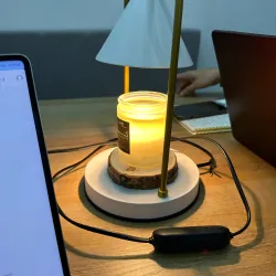 Đèn bàn trang trí để bàn hình chóp kết hợp đế gỗ dạng đứng nhỏ gọn 707505