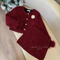 Sét dạ đỏ, có 2 chi tiết áo và chân váy 731016